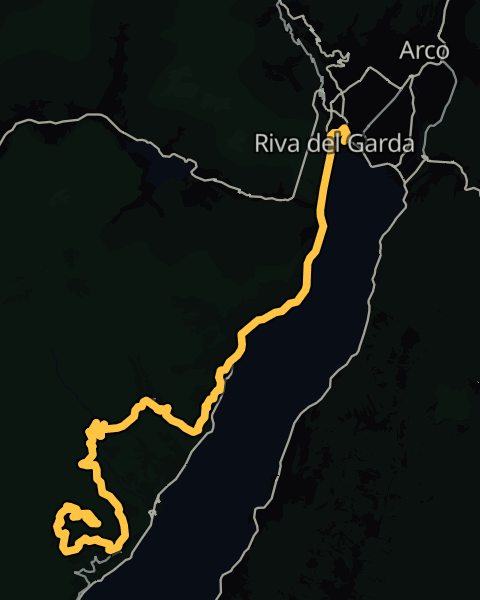 Schwarze AuraCurve Karten-Palette mit goldener Route